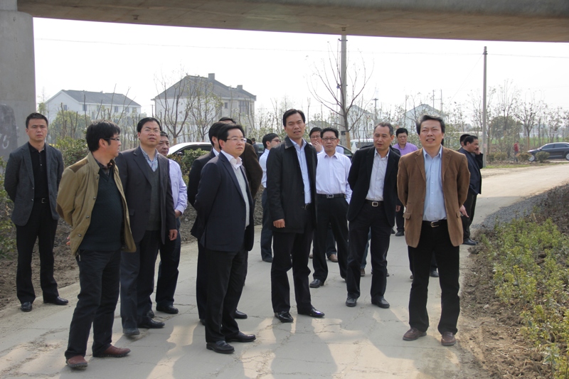 无锡市政府组织召开京沪高铁无锡段沿线环境整治和绿化工作现场推进会