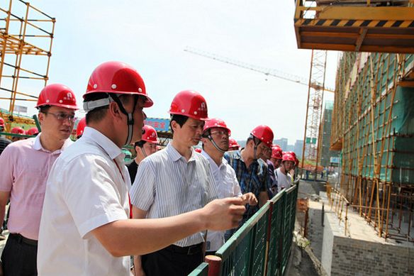 市建设局组织召开文明施工现场观摩会